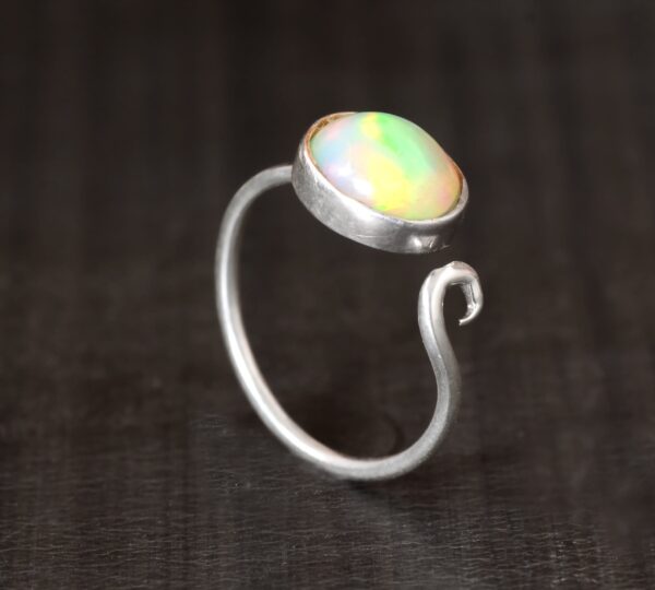 Natural Ruby Pencil Shaped 92.5 Sterling Silver ring - Image 5